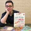 Tác giả Nguyễn Hoàng Vũ và bộ truyện tranh “Khác biệt mới tuyệt làm sao.” (Ảnh: NVCC) 