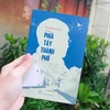 Tập tản văn “Phía Tây thành phố” của bác sỹ Lê Minh Khôi. (Ảnh: PV/Vietnam+) 
