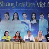 Bà Bùi Huệ, Phó Giám đốc Nhà hát Nghệ thuật Đương đại Việt Nam (thứ ba từ trái sang) tại cuộc họp báo công bố sự kiện. (Ảnh: PV/Vietnam+)