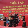 Nhóm dân tộc Ê-đê từ Tây Nguyên biểu diễn mở màn cho lễ khai mạc triển lãm. (Ảnh: Minh Anh/Vietnam+)