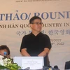 Ông Park Ki Yong - Chủ tịch Hội đồng Điện ảnh Hàn Quốc chia sẻ nhiều kinh nghiệm từ quốc gia mình. (Ảnh: PV/Vietnam+)