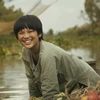 Diễn viên nhí Hạo Khang trong vai bé An, được nhận xét là khá giống với diễn viên Hùng Thuận trong bản truyền hình xưa. (Ảnh chụp màn hình)