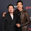 Bảo Nguyễn và Lionel Richie trong một sự kiện quảng bá phim. (Ảnh: Reuters)
