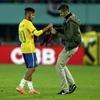 Hành động lỗ mãng của Neymar đối với cổ động viên Barca