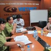 Đoàn liên ngành Hà Nội trong một lần kiểm tra tại Công ty cổ phần Liên Minh Tiêu dùng Việt Nam. (Ảnh: Đức Duy/Vietnam+)