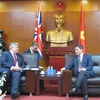 Bộ trưởng Trần Tuấn Anh hội đàm với Huân tước Price, Quốc vụ khanh phụ trách Thương mại và Đầu tư, Bộ Ngoại thương Anh. (Ảnh: Đức Duy/Vietnam+)