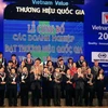 Lễ trao giải doanh nghiệp có sản phẩm đạt Thương hiệu quốc gia năm 2012. (Ảnh: Ban Tổ chức)