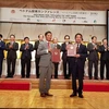 Bộ trưởng Trần Tuấn Anh trao đổi Biên bản ghi nhớ Hợp tác (MOU) giữa Bộ Công Thương và Tập đoàn bán lẻ AEON Nhật Bản. (Nguồn: moit.gov.vn)