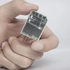 Edison có kích cỡ và thiết kế như một chiếc thẻ nhớ SD. (Nguồn: theverge.com)