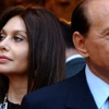 Ông Silvio Berlusconi và người vợ thứ hai Veronica Lario. (Nguồn: AP)