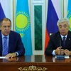 Ngoại trưởng Kazakhstan Erlan Idrisov và Ngoại trưởng Nga Sergei Lavrov. (Nguồn: azernews.az)