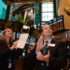Dow Jones và S&P 500 lập mức cao kỷ lục phiên thứ 2