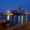 Tàu chiến Vladivostok, tàu đổ bộ lớp Mistral được Nga đặt hàng tại Nhà máy đóng tàu STX Pháp, vào ngày 23/6 tại Saint-Nazaire. (Nguồn: AFP)