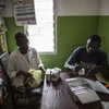 Hai chủng HIV có nguồn gốc từ loài khỉ ở Tây Nam Cameroon