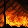 Cháy dữ dội ở công ty bông vải, thiêu rụi hơn 300 tấn hàng