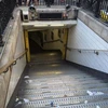 Quang cảnh vắng lặng trong lối vào một trạm tàu điện ngầm ở London. (Nguồn: BBC)
