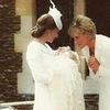 Bức ảnh công nương Diana dỗ cháu gái bên con dâu gây sốt