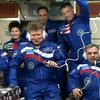 Scott Kelly, Gennady Padalka và Mikhail Kornienko (phía trước) Samantha Cristoforetti, Anton Shkaplerov và Terry Virts (phía sau). (Nguồn:AFP)