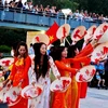 Biểu diễn múa nón Việt Nam tại Cộng hòa Cyprus. (Ảnh: Hương Giang/Vietnam+)