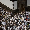 Các tín đồ Hồi giáo hành lễ tại Nhà thờ Lớn ở thánh địa Mecca ngày 20/9. (Nguồn: AFP/TTXVN)