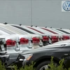 Các mẫu xe của hãng Volkswagen được giới thiệu tại đại lý ở San Diego, California (Mỹ) ngày 21/9. (Nguồn: Reuters/TTXVN)