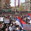 Người Serbia tại Kosovo tuần hành phản đối Hiệp định bình thường hóa quan hệ giữa Serbia và Kosovo tại thị trấn chia cắt Mitrovica ngày 22/4/2013. (Nguồn: AFP/TTXVN)