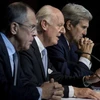 Ngoại trưởng Nga Sergey Lavrov (trái) Đặc phái viên Liên hợp quốc về Syria Staffan de Mistura (giữa) và Ngoại trưởng Mỹ John Kerry. (Nguồn: Reuters)