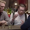 Joshua Homme (trái) và ca sỹ chính của ban nhạc Jesse Hughes (giữa) trong buổi phỏng vấn. (Nguồn: dailymail.co.uk)