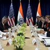 Tổng thống Mỹ Barack Obama (phải) có cuộc gặp Thủ tướng Ấn Độ Narendra Modi (trái) bên lề khóa họp lần thứ 70 của Đại hội đồng Liên hợp quốc ở New York (Mỹ) hồi tháng Chín. (Nguồn: Reuters/TTXVN)