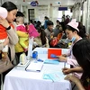 Trung tâm Y tế dự phòng tỉnh Hải Dương đã mở thêm bàn tiêm vắcxin phòng bệnh viêm não mô cầu. (Ảnh minh họa: Dương Ngọc/TTXVN)