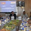 Đại sứ Việt Nam tại Ai Cập Đỗ Hoàng Long và Chủ tịch Phòng Thương mại Aswan Mohamed Abu El Kassem chủ trì hội nghị. (Ảnh: Nguyễn Tùng/TTXVN)