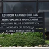 Biển hiệu bên ngoài trụ sở Công ty luật Mossack Fonseca tại Panama City ngày 4/4. (Nguồn: AFP/TTXVN)