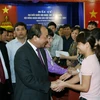Thủ tướng Nguyễn Xuân Phúc với các cử tri Hải Phòng. (Ảnh: Thống Nhất/TTXVN)