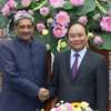 Thủ tướng Nguyễn Xuân Phúc tiếp ông Manohar Parrikar, Bộ trưởng Bộ Quốc phòng Ấn Độ đang thăm chính thức Việt Nam. (Ảnh: Thống Nhất/TTXVN)