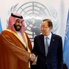 Tổng Thư ký Liên hợp quốc Ban Ki-moon (phải) và Bộ trưởng Quốc phòng Saudi Arabia - Hoàng tử Mohammed bil Salman. (Nguồn: Reuters)