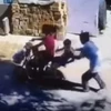 [Video] Sốc với cảnh bắt cóc trẻ con ngồi trên ghế sau xe đạp