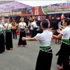 Các thiếu nữ dân tộc Thái tỉnh Điện Biên múa xòe tại Ngày hội Văn hóa, Thể thao và Du lịch các dân tộc vùng Tây Bắc mở rộng lần thứ XIII - năm 2016. (Ảnh: Thanh Hà/TTXVN)