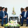 Thủ tướng Nguyễn Xuân Phúc tiếp Đại sứ Đặc mệnh toàn quyền Vương quốc Campuchia tại Việt Nam, ông Prak Nguon Hong. (Ảnh: Thống Nhất/TTXVN)