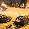 Hiện trường vụ tai nạn làm 2 xe gắn máy nát bét phần đầu. (Ảnh: Nguyễn Văn Việt/TTXVN)