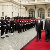 Tổng thống Cộng hòa Italy Sergio Mattarella chủ trì Lễ tiễn Chủ tịch nước Trần Đại Quang và Phu nhân. (Ảnh: Nhan Sáng/TTXVN)