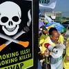 Người dân ở thủ đô Manila, Philippines tham gia cuộc tuần hành nhằm nâng cao nhận thức của cộng đồng về tác hại của việc hút thuốc lá đối với sức khỏe. (Nguồn: AFP/TTXVN)