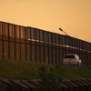 Bức tường biên giới giữa Mỹ và Mexico ở San Ysidro, California,Mỹ, ngày 26/1. (Nguồn: AFP/TTXVN)