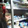 Hàng hóa bày bán tại một siêu thị ở Saint Petersburg (Nga). (Nguồn: AFP/TTXVN)