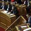 Thủ tướng Hy Lạp Alexis Tsipras (phải) phát biểu trước Quốc hội ngày 10/12/2016. (Nguồn: EPA/TTXVN)