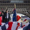 Ứng cử viên Tổng thống François Fillon phát biểu trong cuộc tuần hành ở Paris. (Nguồn: EPA/TTXVN)