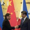 Chủ tịch Trung Quốc Tập Cận Bình (phải) và Tổng thống Philippines Rodrigo Duterte. (Nguồn: AP)