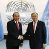 Thủ tướng Nguyễn Xuân Phúc gặp Tổng Thư ký Liên hợp quốc Antonio Guterres. (Ảnh: Thống Nhất/TTXVN)