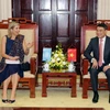 Hoàng hậu Hà Lan Máxima, Đặc phái viên của Tổng Yhư ký Liên hợp quốc về tài chính toàn diện, làm việc với Thống đốc Ngân hàng Nhà nước Việt Nam Lê Minh Hưng. (Ảnh: Trần Việt/TTXVN)
