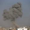 Khói bốc lên sau một cuộc không kích ở Yemen. (Nguồn: Reuters)