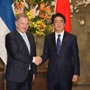 Thủ tướng Nhật Bản Shinzo Abe (phải) và Tổng thống Phần Lan Sauli Niinisto. (Nguồn: presidentti.fi)